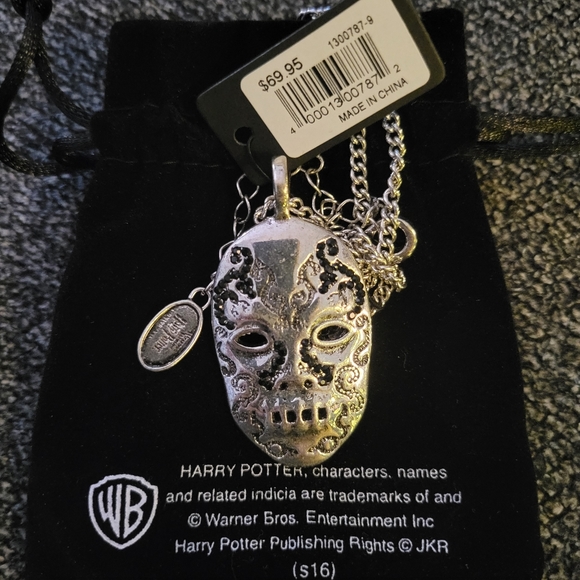 Universal Studios Wizarding World Bellatrix Lestrange Death Eater Mask NWT - Picture 3 of 4